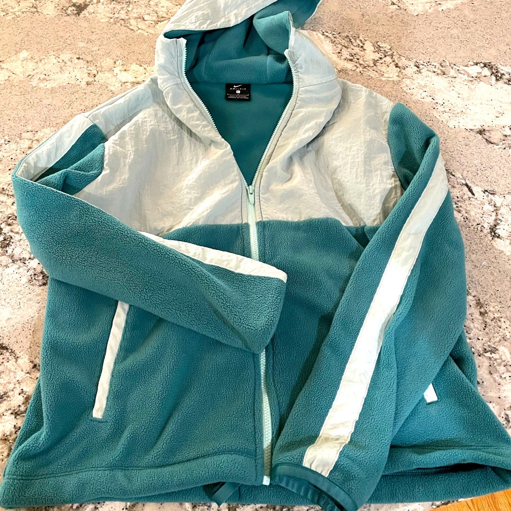 Dri-Fit NIKE fleece jacket Children’s Large